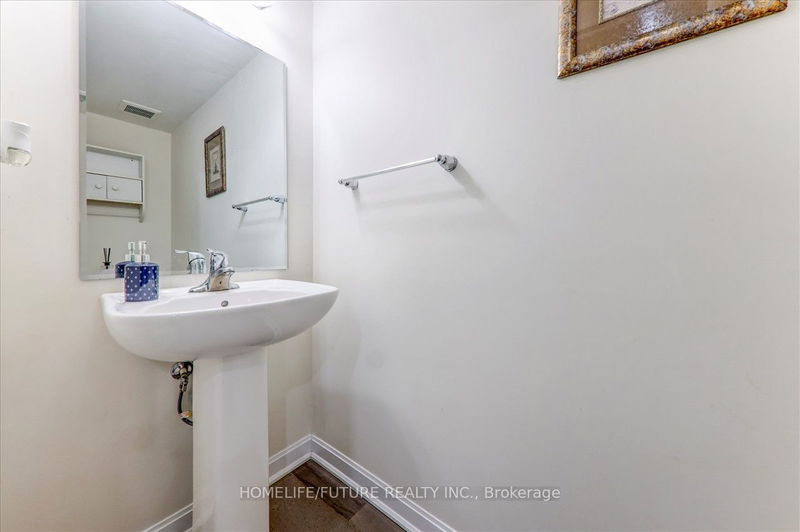 2412 Fall Harvest Cres  Pickering, L1X 0G2 | Image 23