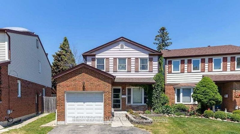 home for lease on Lower-79 Fawndale Crescent