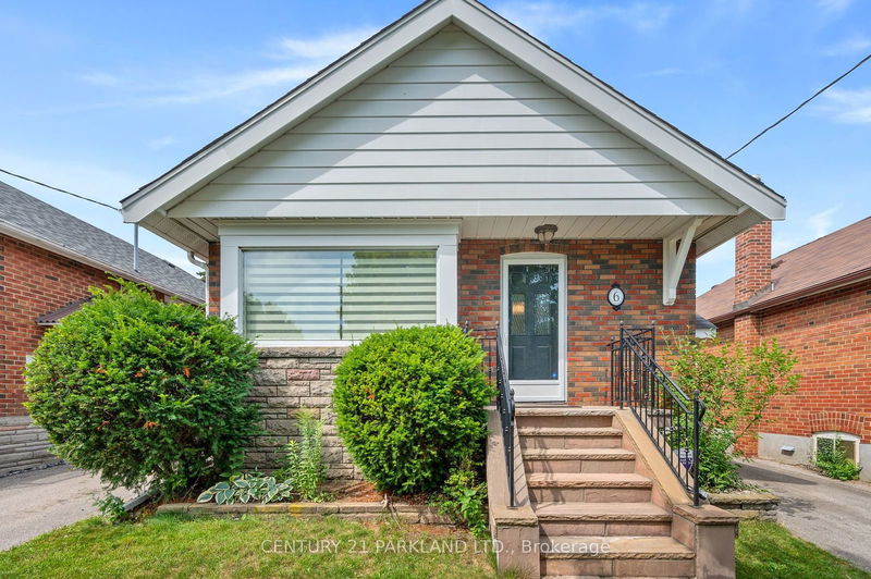 home for lease on 6 Roblin Avenue