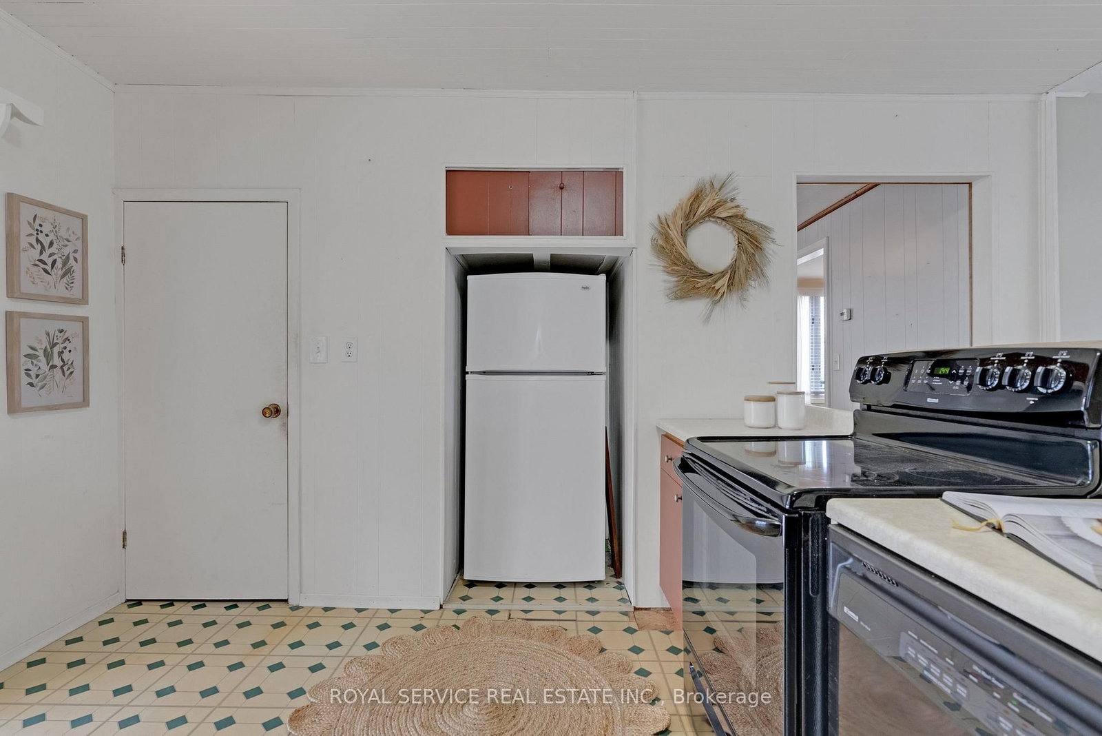 Listing Image 8