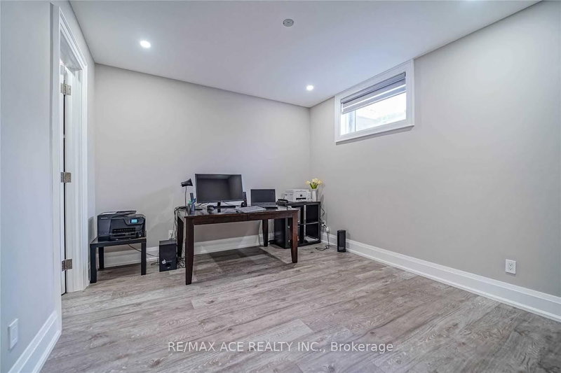 Bsmt - 19 Ivanhoe Crt, Toronto, M1R 3G8 | Image 3