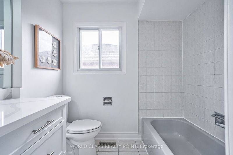 202 Bridgewater Ave  Whitby, L1R 1X3 | Image 30