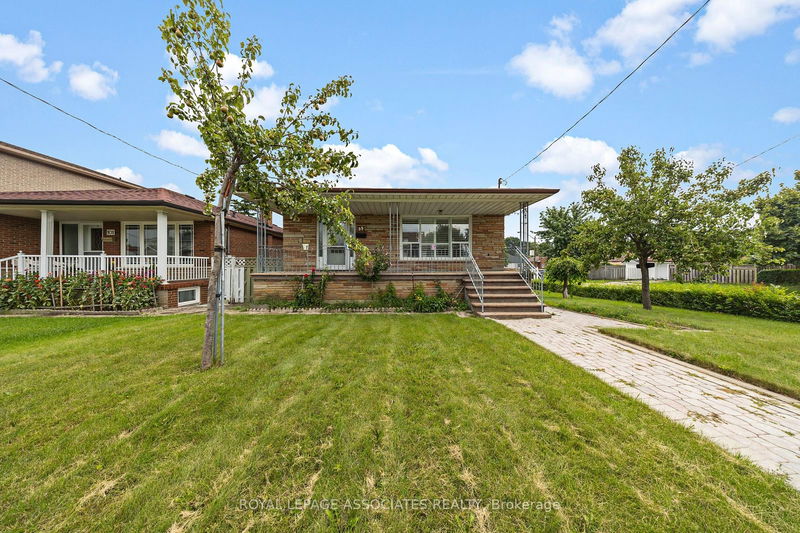 home for sale on 99 Commonwealth Avenue