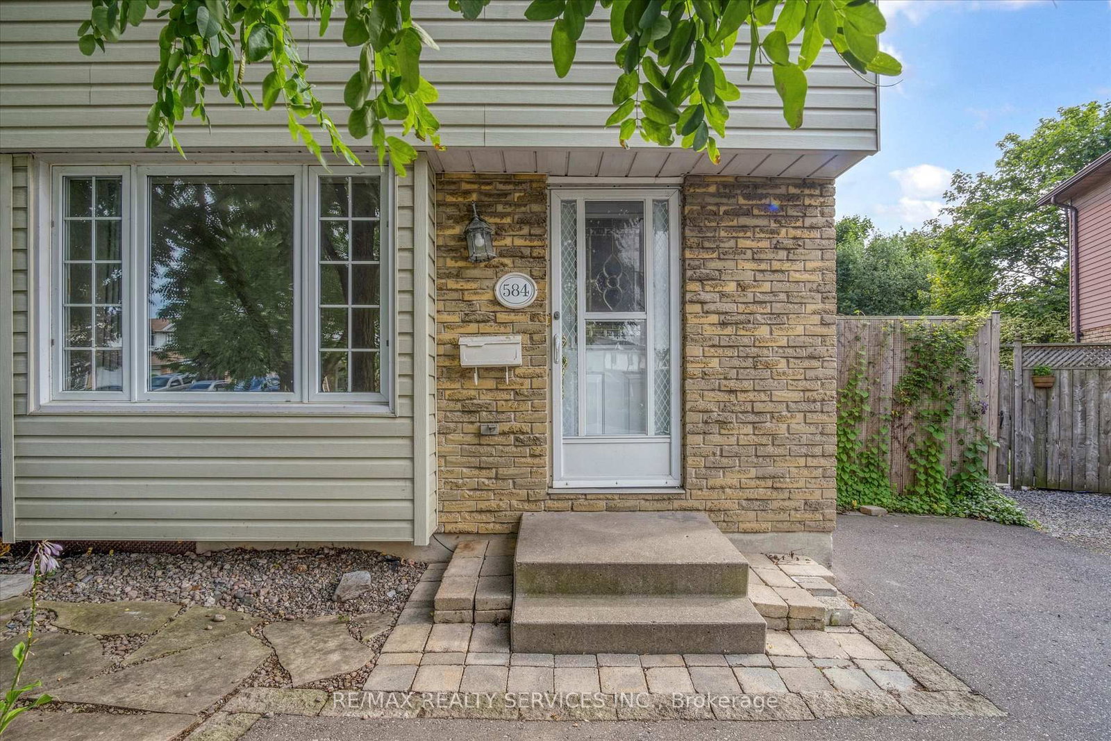 Listing Image 3