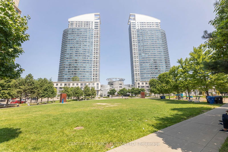 home for lease on TH107-36 Lee Centre Drive