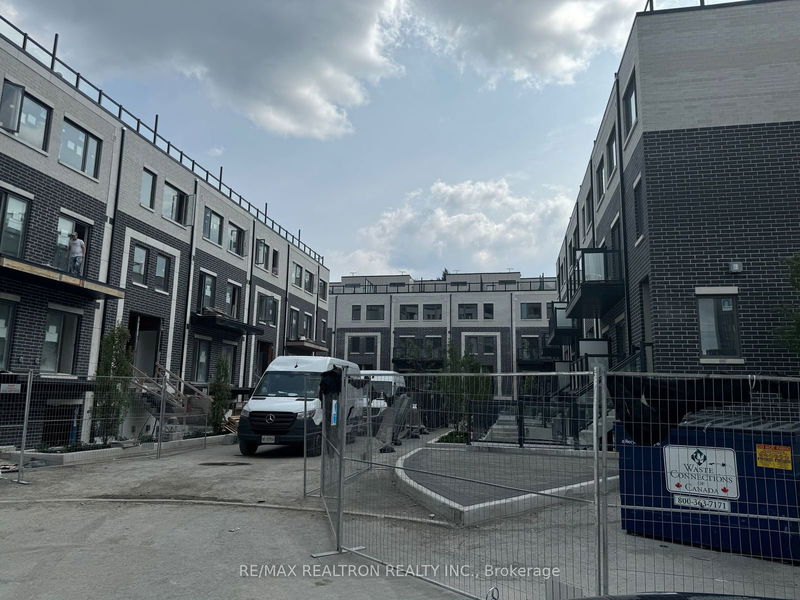 home for lease on C3-310-3445 Sheppard Avenue E