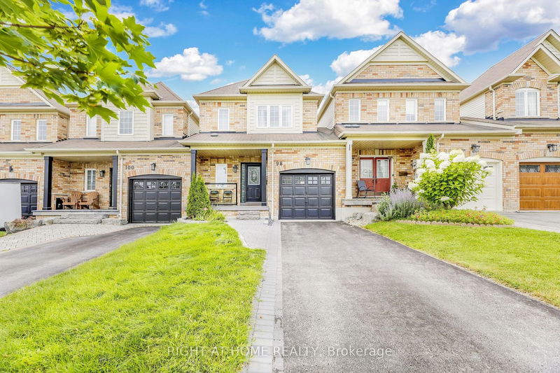 home for lease on 98 Bagnell Crescent