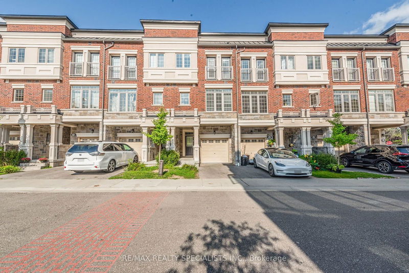 home for lease on 60 Harwood Avenue N