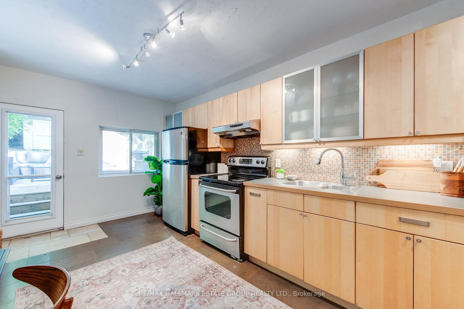 Listing Image 11