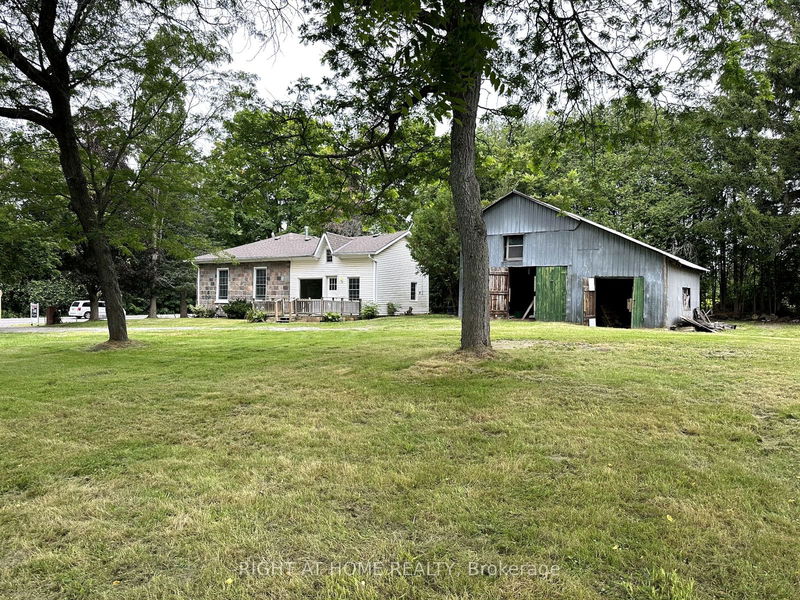home for lease on 3347 Liberty Street N