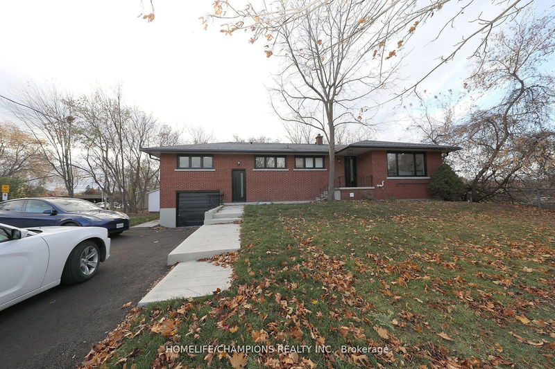 426 Cromwell Ave  Oshawa, L1J 4V1 | Image 1