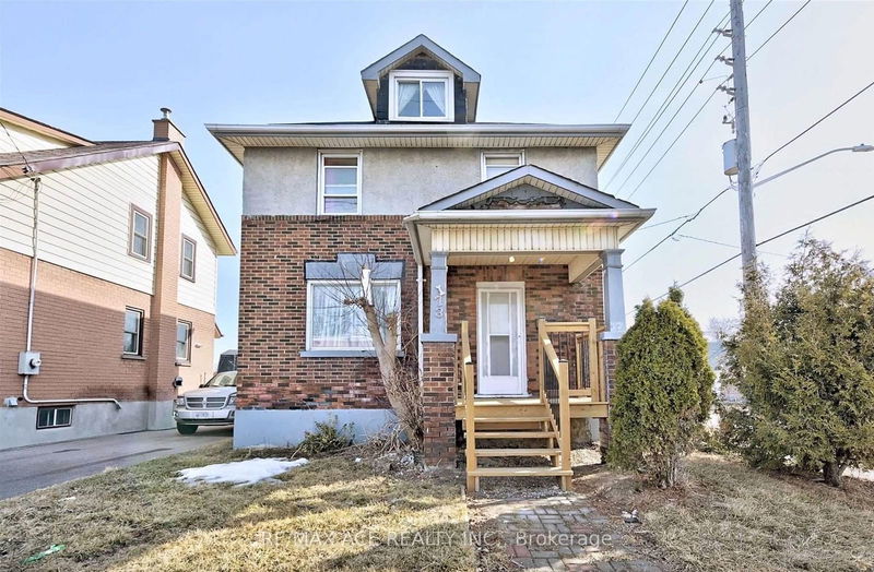 home for lease on 173 Ritson Road S