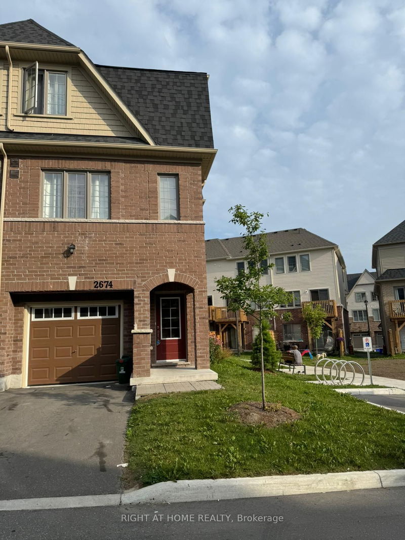 2674 Magdalen Path  Oshawa, L1L 0R6 | Image 3