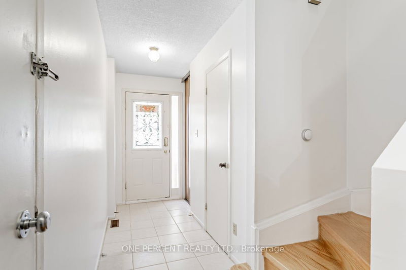 45 West Burton Crt  Toronto, M1S 4P7 | Image 4