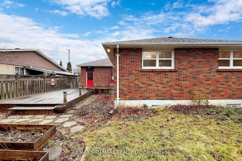 764 Hillcrest Rd  Pickering, L1W 2P4 | Image 35