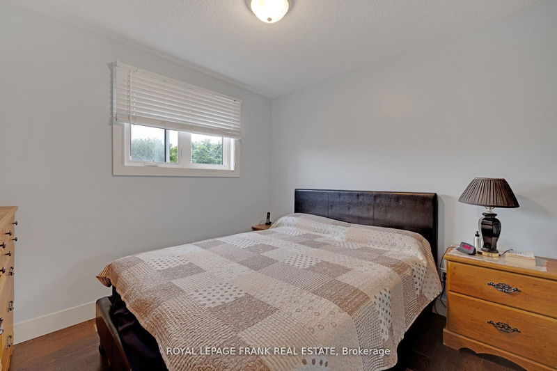 12 Glenabbey Dr  Clarington, L1E 1B9 | Image 15