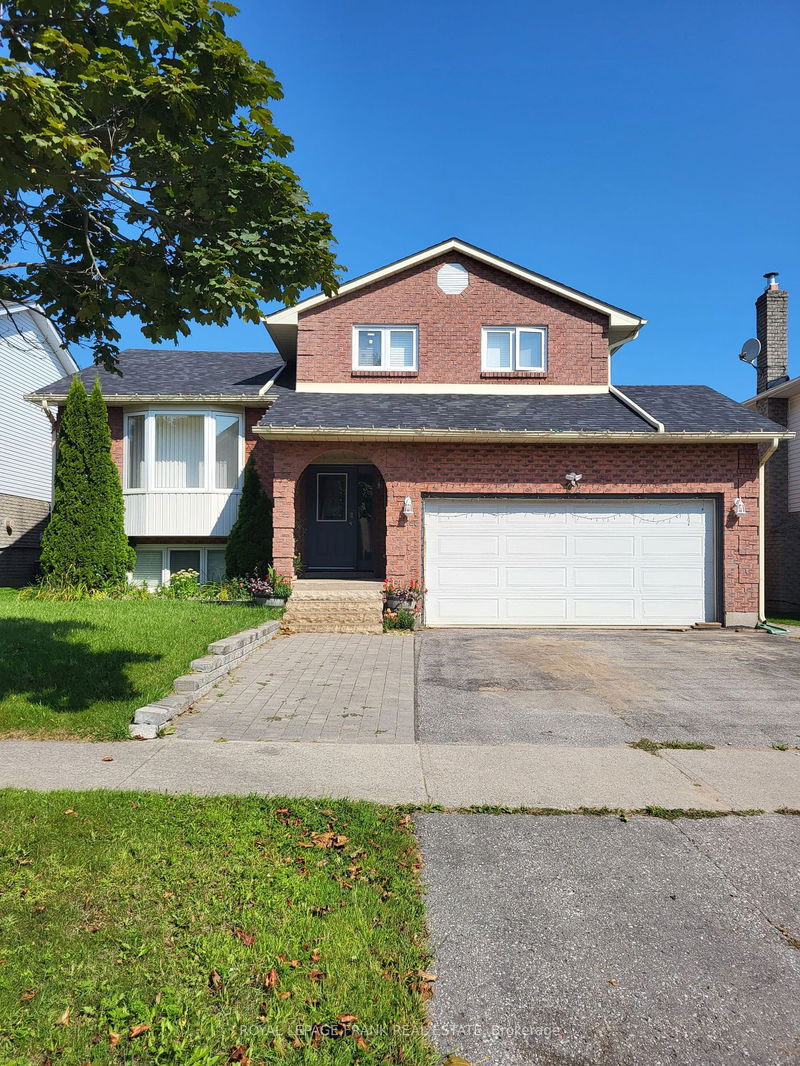 12 Glenabbey Dr  Clarington, L1E 1B9 | Image 2