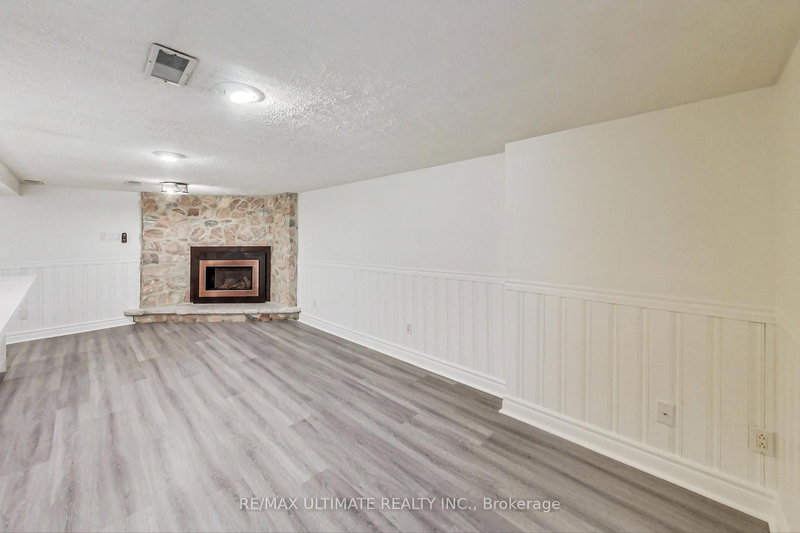 lower - 40 Tiago Ave, Toronto, M4B 2A1 | Image 3