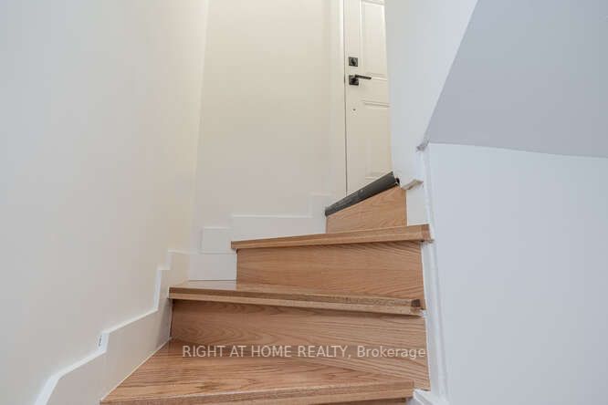 home for lease on 157 woodycrest Avenue S