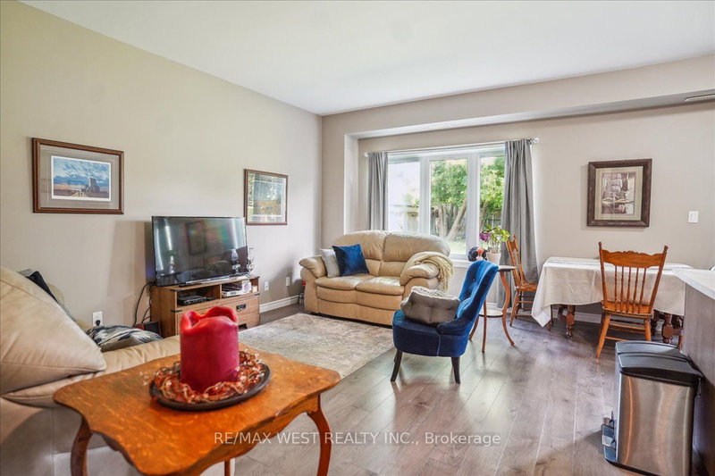 117 Rosehill Blvd, Oshawa, L1J 5G8 | Image 2