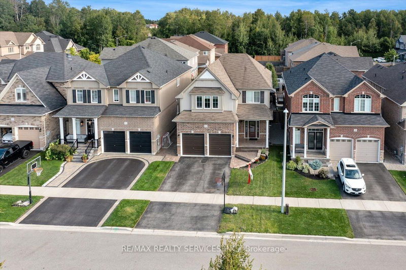 11 Elmer Adams Dr  Clarington, L1E 0G8 | Image 3