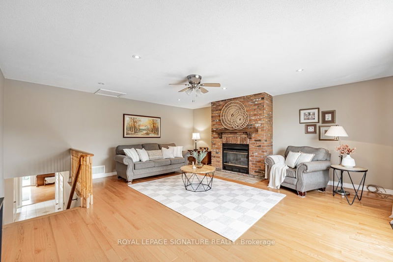 1637 Beaton Way  Pickering, L1X 1X8 | Image 5