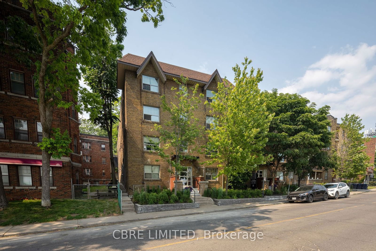 Investment sold at 2402-06 Queen Street, Toronto, Birchcliffe-Cliffside, M1N 1A2 - MLS: E9264569