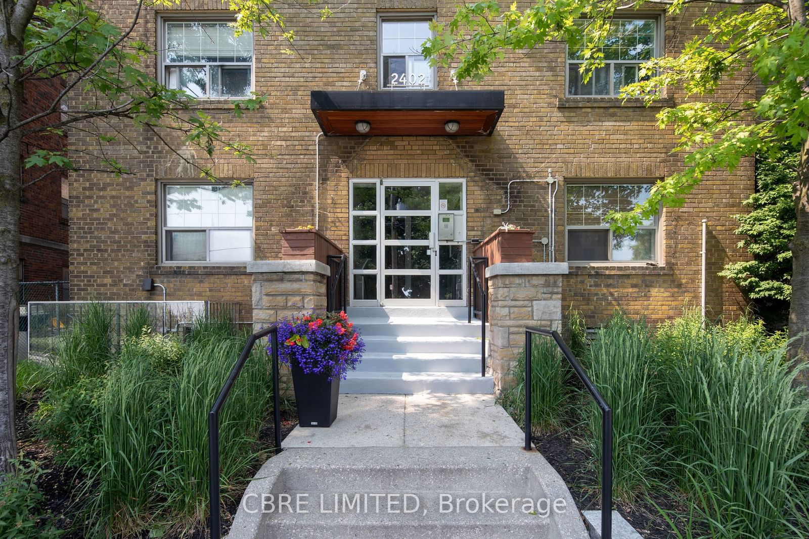 Investment sold at 2402-06 Queen Street, Toronto, Birchcliffe-Cliffside, M1N 1A2 - MLS: E9264569