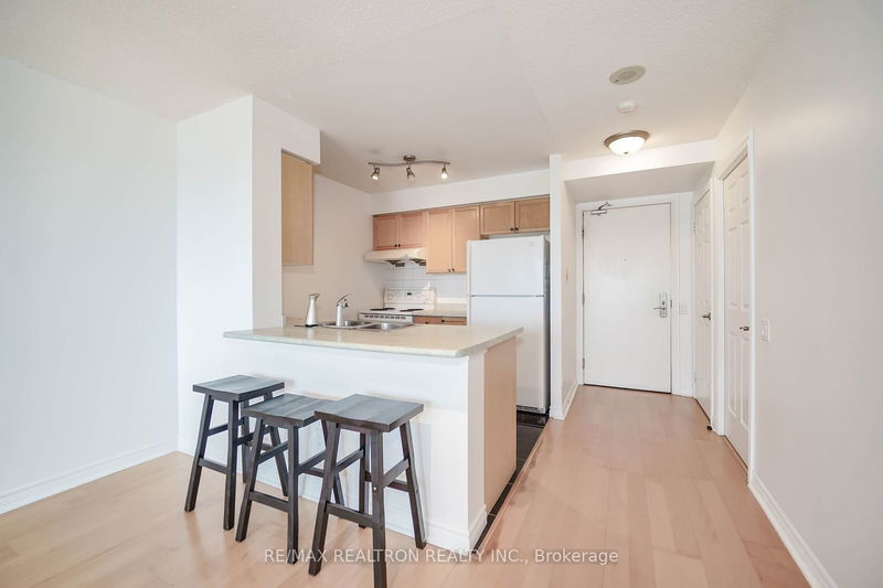  708 - 61 Town Centre Crt  Toronto, M1P 5C5 | Image 17