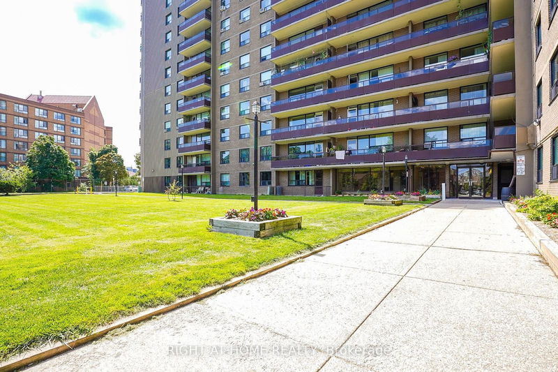  804 - 180 Markham Rd E Toronto, M1M 2Z9 | Image 5