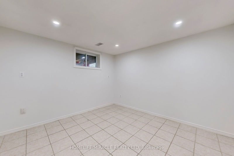 58 Crittenden Sq  Toronto, M1B 1V1 | Image 32