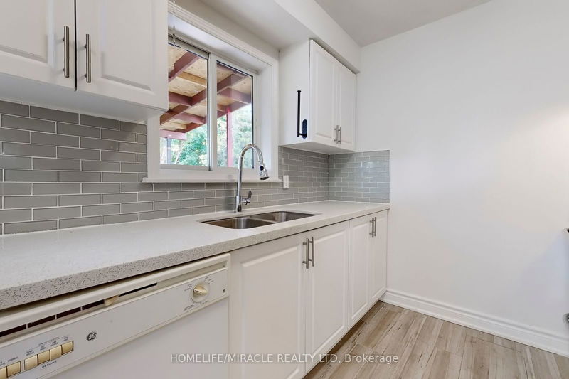 58 Crittenden Sq  Toronto, M1B 1V1 | Image 6