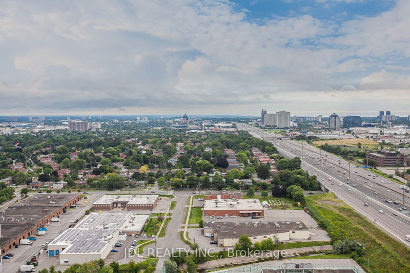  3211 - 125 Village Green Sq  Toronto, M1S 0G3 | Image 17