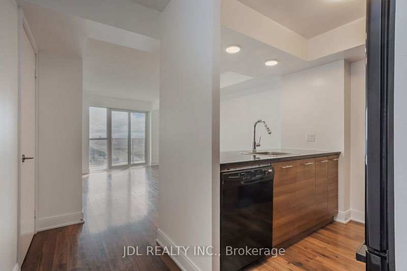  3211 - 125 Village Green Sq  Toronto, M1S 0G3 | Image 7