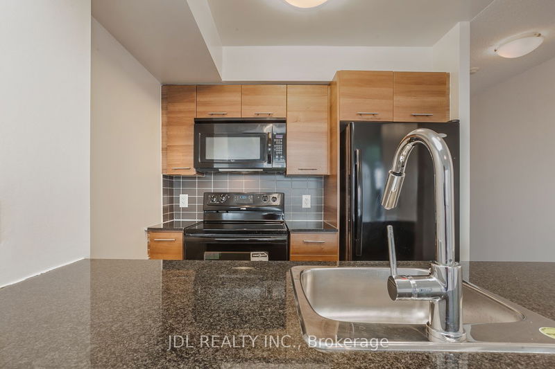  3211 - 125 Village Green Sq  Toronto, M1S 0G3 | Image 9