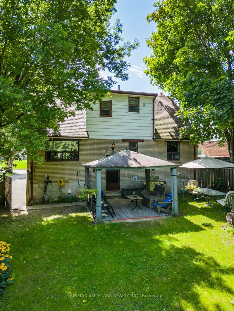 14 Granard Blvd  Toronto, M1M 2E1 | Image 30