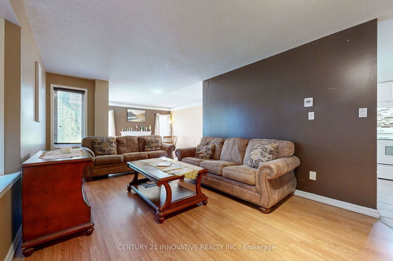 1910 Dalhousie Cres  Oshawa, L1G 8C4 | Image 14