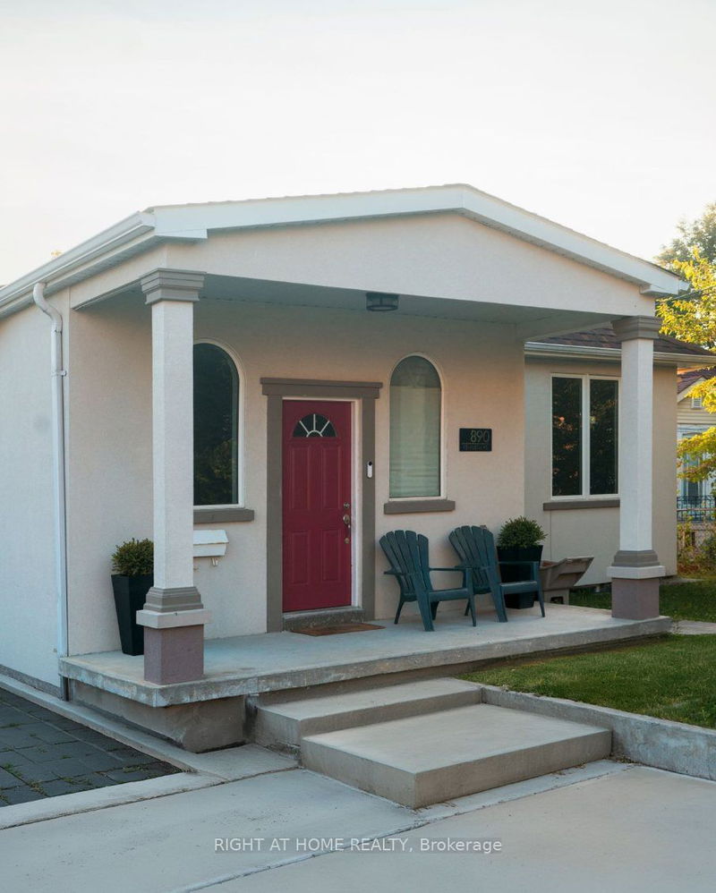 home for lease on Rear-890 Kennedy Road W