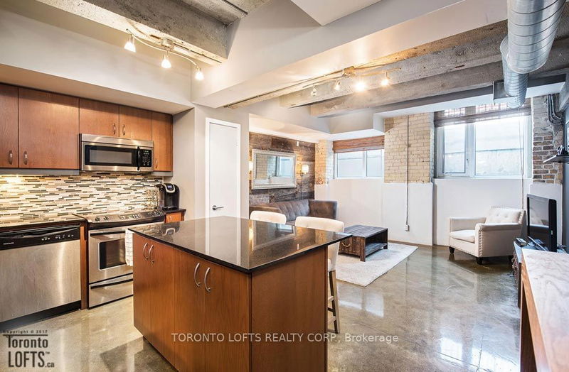 home for lease on L04-201 Carlaw Avenue