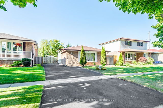 156 Madawaska (basement) Avenue