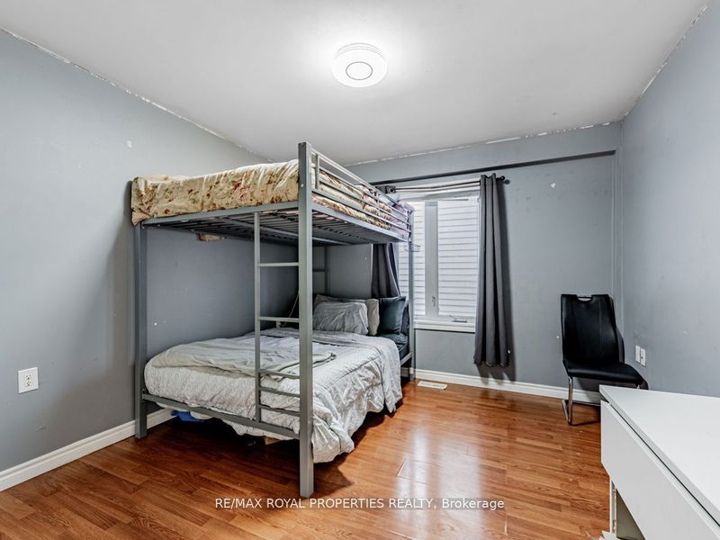 32 St Dunstan Dr  Toronto, M1L 2V3 | Image 17