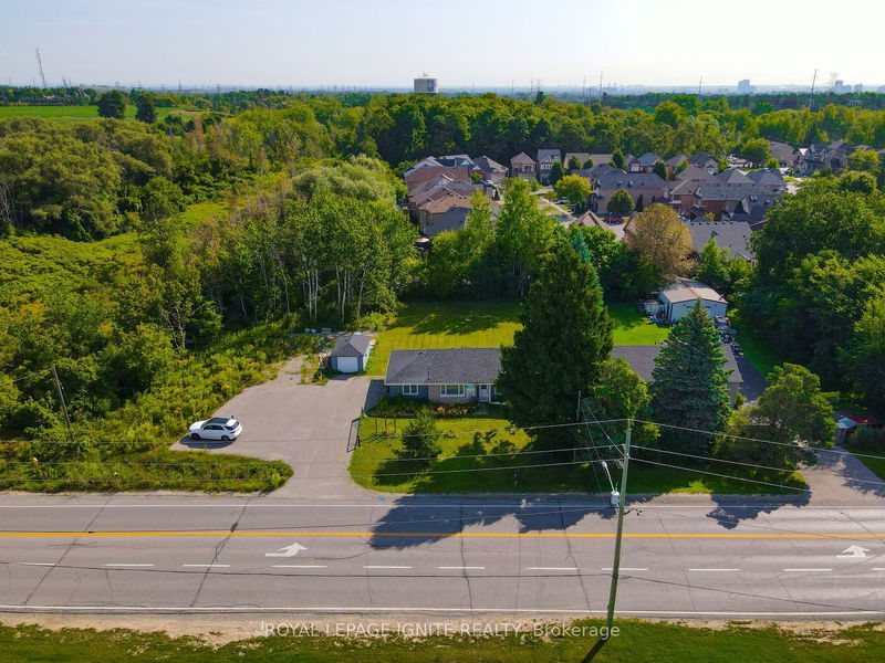 home for lease on 2015 Altona Road