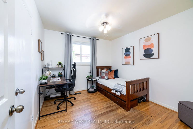 10 Rowallan Dr  Toronto, M1E 2Y4 | Image 12