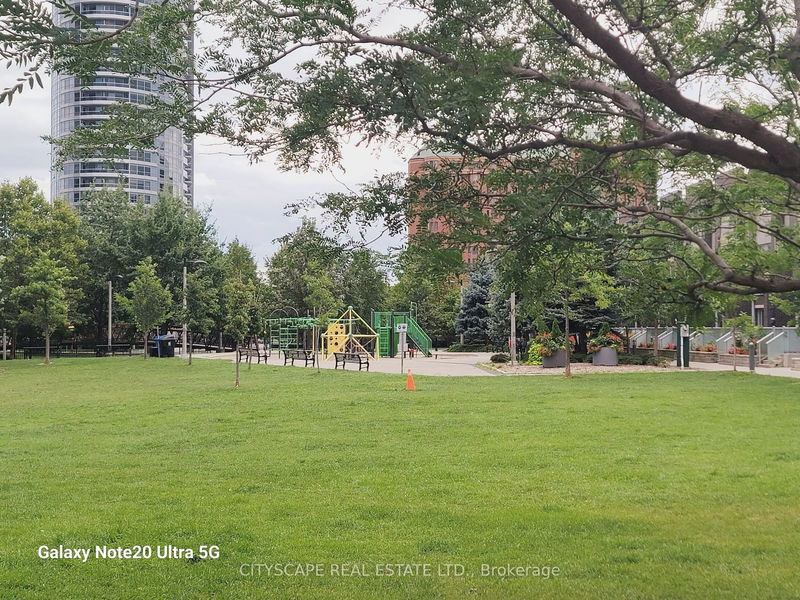  2920 - 275 Village Green Sq  Toronto, M1S 0L8 | Image 4