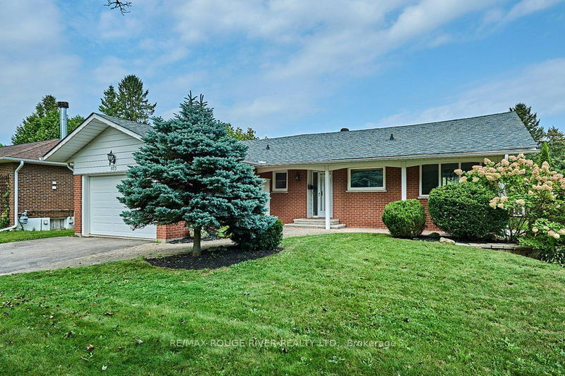 home for sale on 873 Oshawa Boulevard N