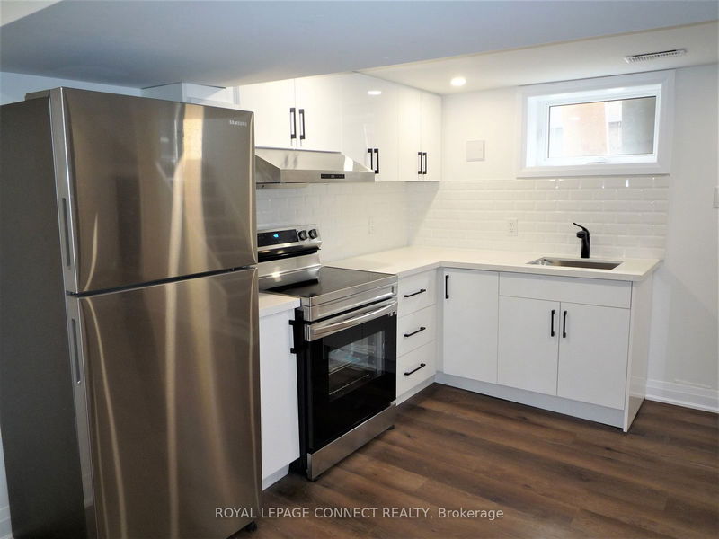 home for lease on Lower-76 Vanbrugh Avenue