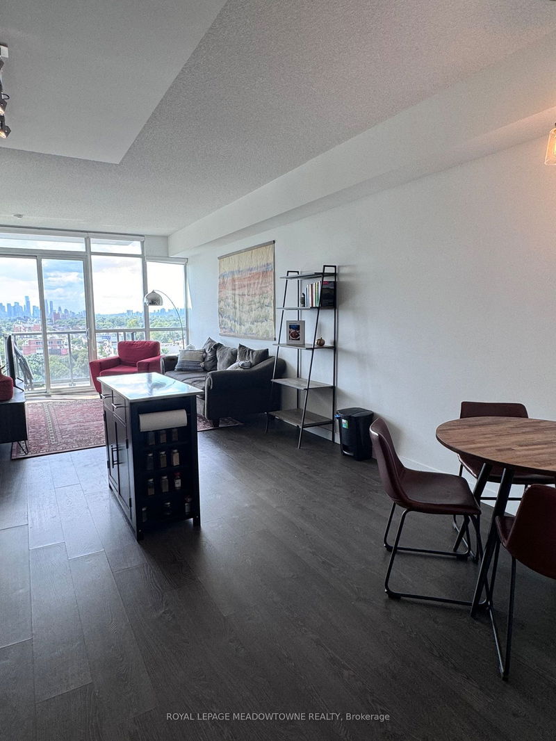 home for lease on 815-2055 Danforth Avenue