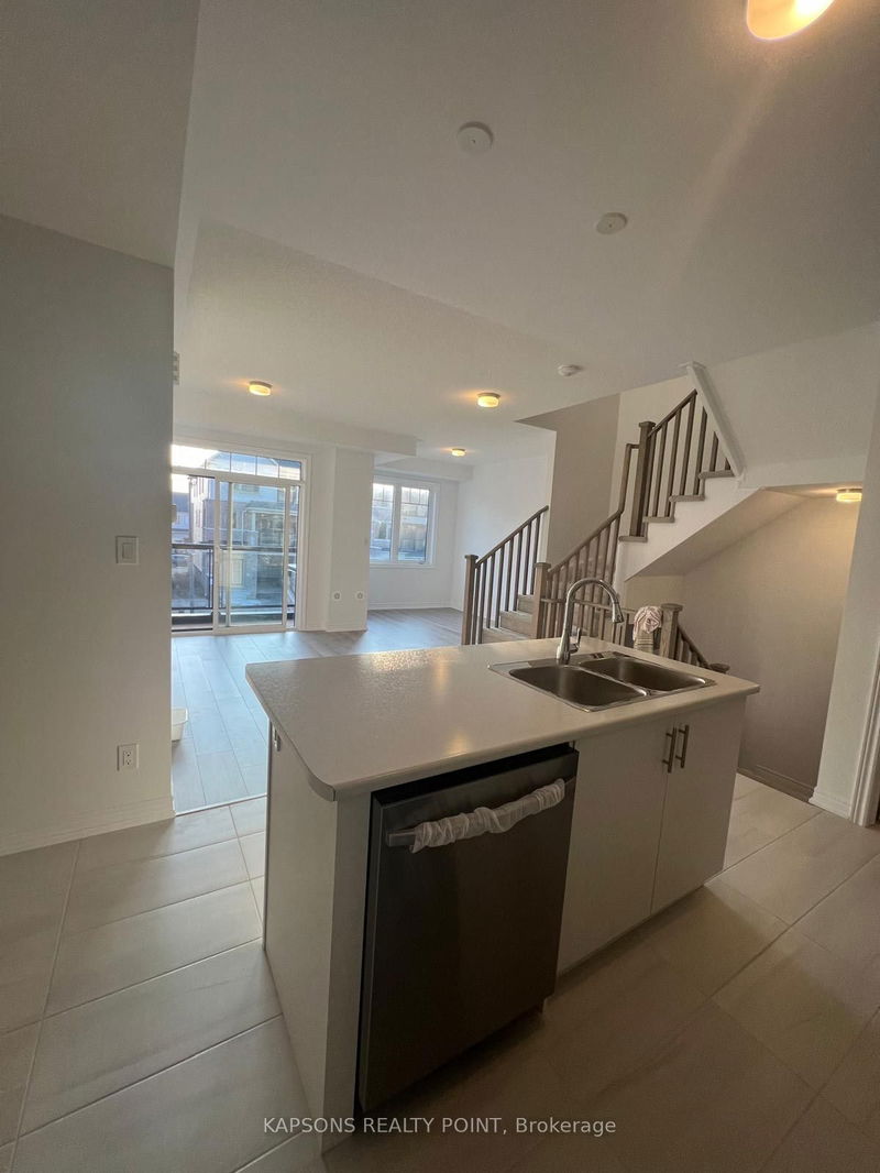 home for lease on 1994 Cameron Lott Crescent