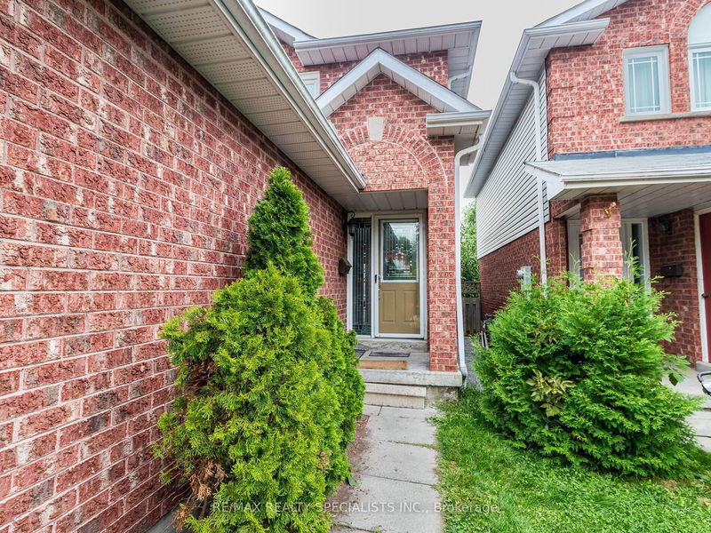 73 Andona Cres  Toronto, M1C 5A3 | Image 2