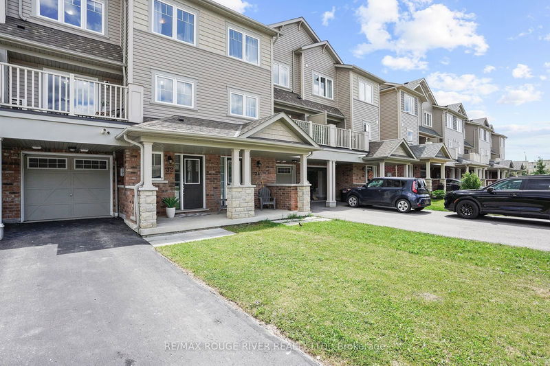 32 Tabaret Cres  Oshawa, L1L 0G5 | Image 2